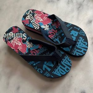 NWOT Women’s Flip Flops Size 8
